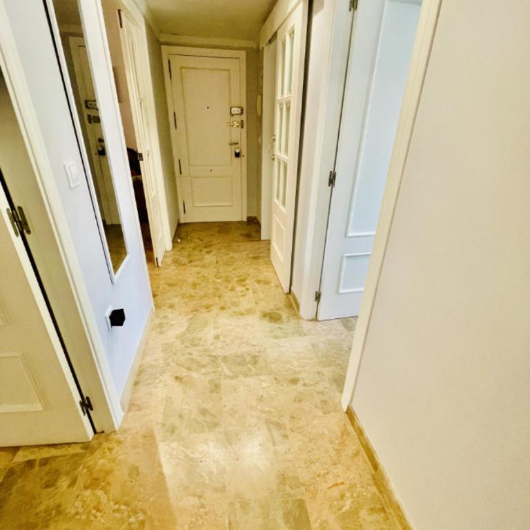 Apartamento Playa de Poniente Benidorm - Torre dos Calas - Three-Bedroom Apartment - 21