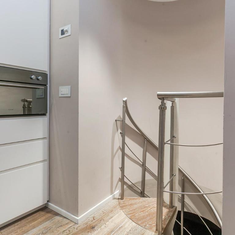 Orange Milano M3 DUOMO 12 min - Appartamento con 2 Camere da Letto - 45