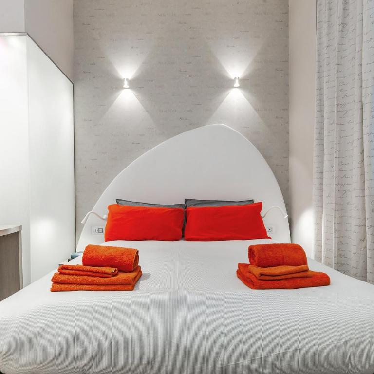 Orange Milano M3 DUOMO 12 min - Appartamento con 2 Camere da Letto - 24