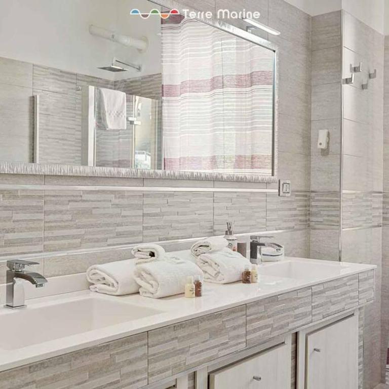 Valley House - Two-Bedroom Apartment - 13
