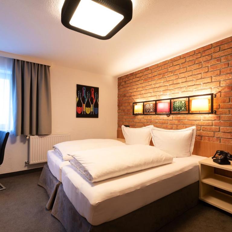 Hotel Pension Kirchplatz - Kleines Doppel-/Zweibettzimmer - 5