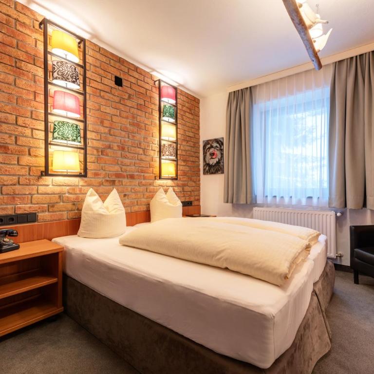 Hotel Pension Kirchplatz - Kleines Doppel-/Zweibettzimmer - 1