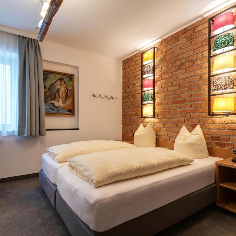 Hotel Pension Kirchplatz - Kleines Doppel-/Zweibettzimmer - 8