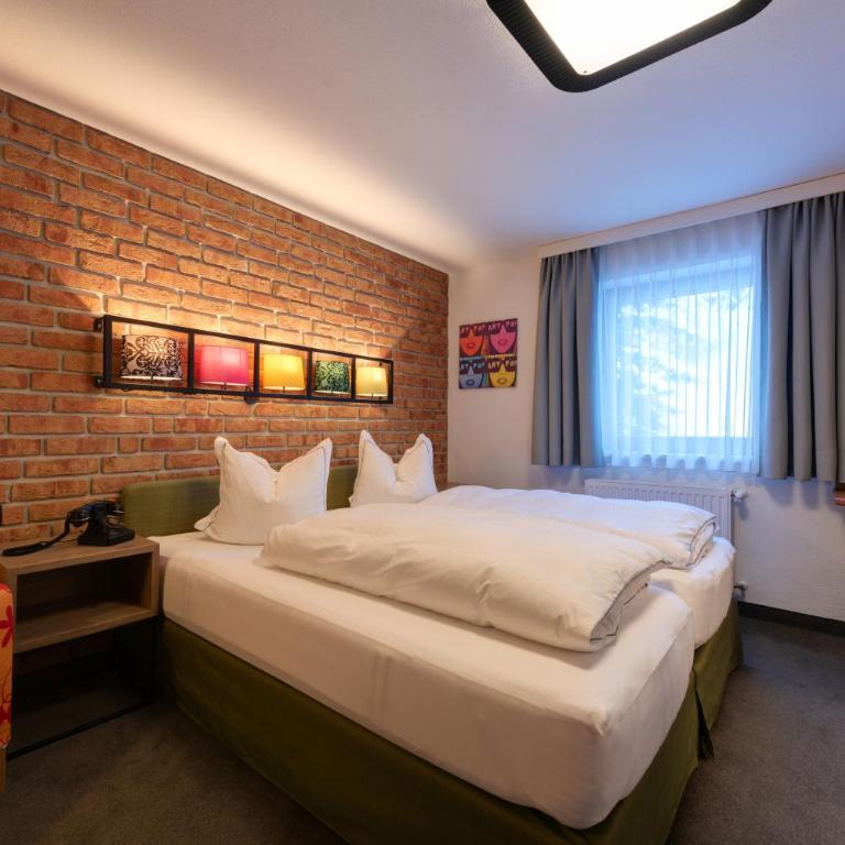 Hotel Pension Kirchplatz - Kleines Doppel-/Zweibettzimmer - 10