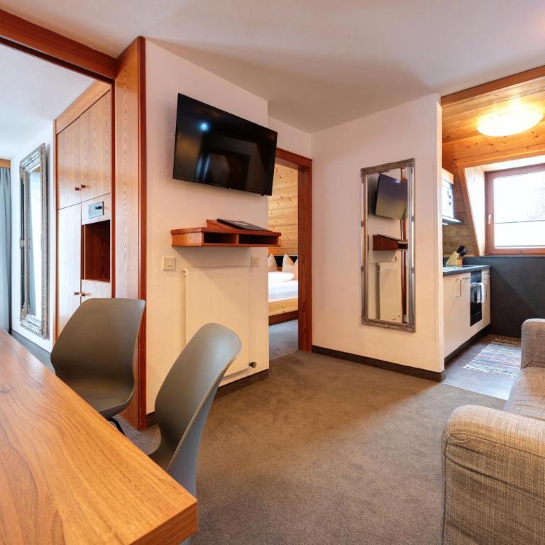 Hotel Pension Kirchplatz - Apartment mit 2 Schlafzimmern (4 Erwachsene) - 2