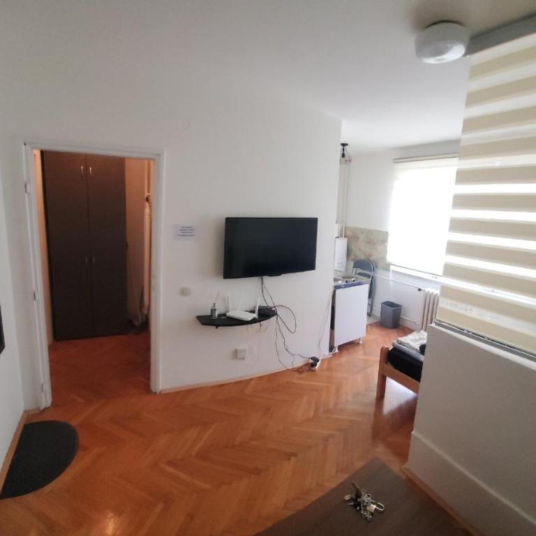 Zvezdara - One-Bedroom Apartment - 1