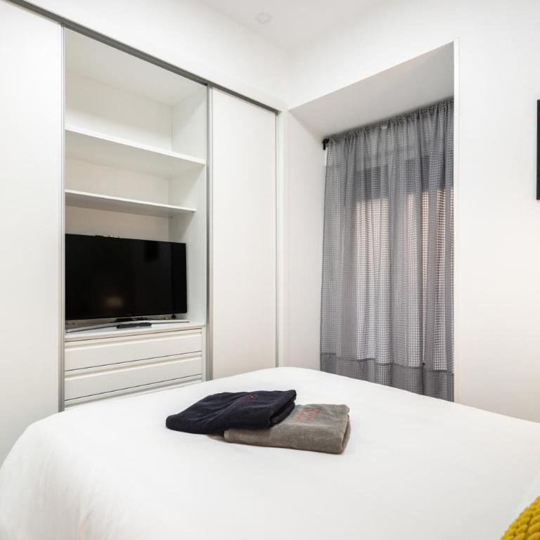 Chueca San Antón Apartment - Three-Bedroom Apartment - 2