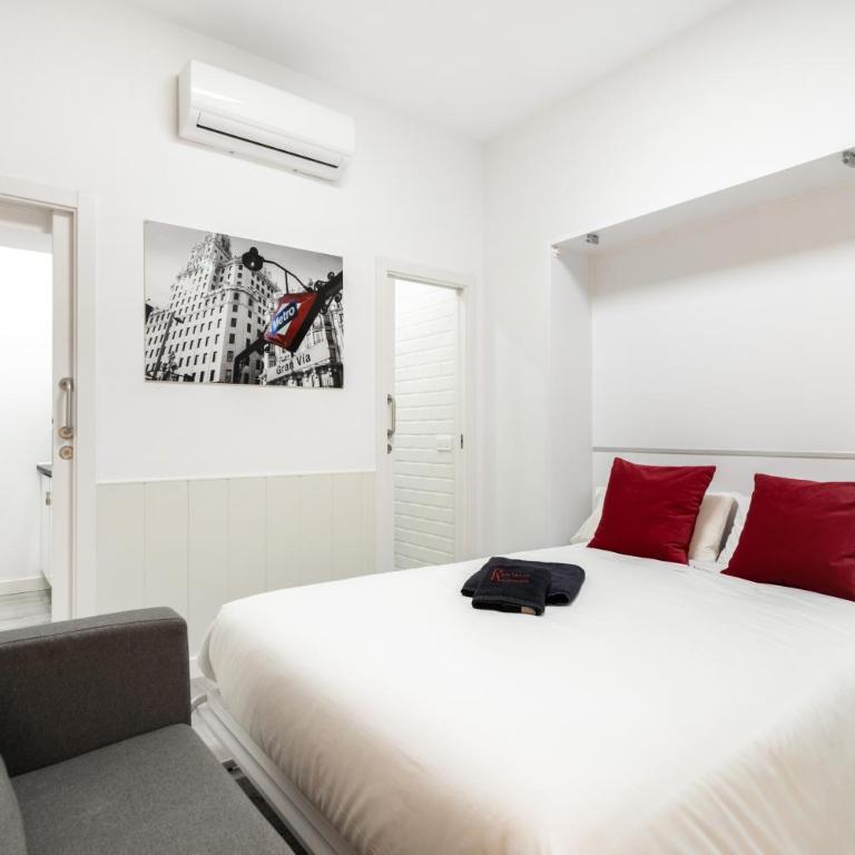 Chueca San Antón Apartment - Three-Bedroom Apartment - 10