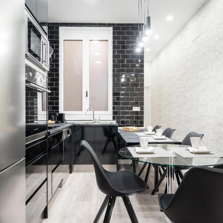 Chueca San Antón Apartment - Three-Bedroom Apartment - 22