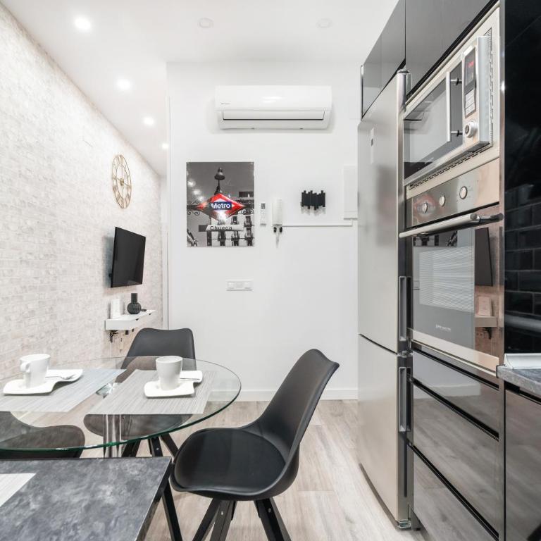 Chueca San Antón Apartment - Three-Bedroom Apartment - 23