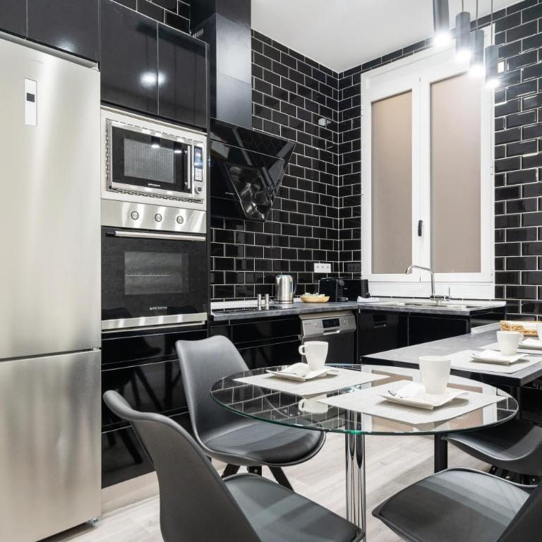 Chueca San Antón Apartment - Three-Bedroom Apartment - 33