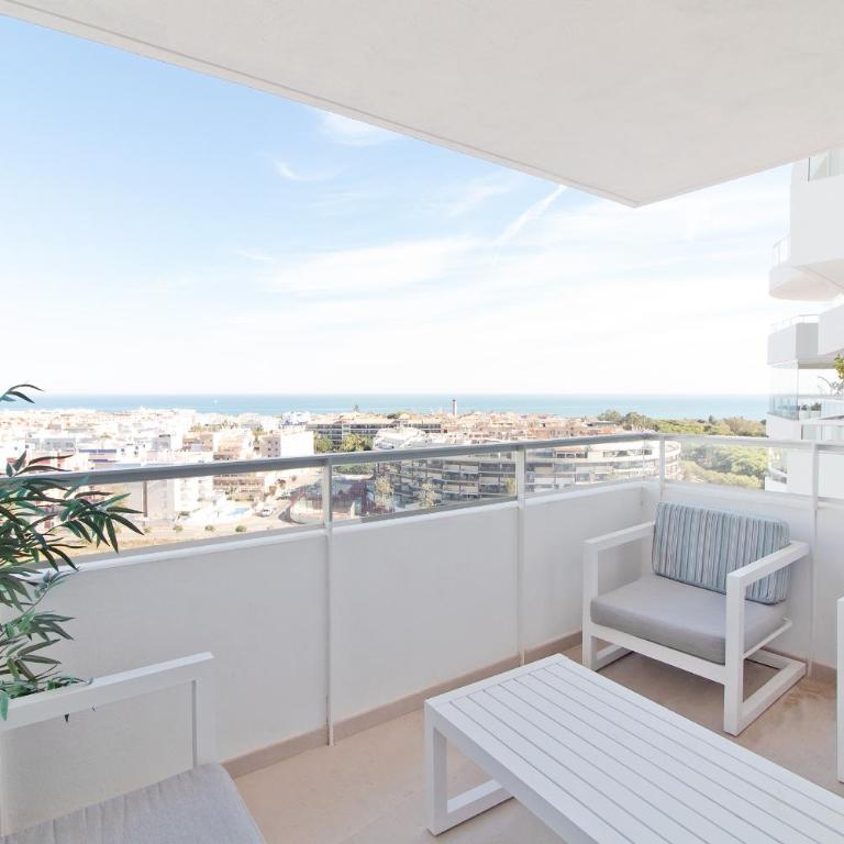 Global Vacacional, Moderno apartamento de dos terrazas con vistas al mar y a la montaña - Apartment mit Meerblick - 1