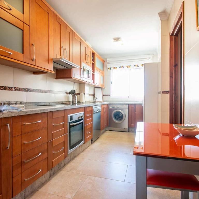 Apartamento María en Nerja - Three-Bedroom Apartment - 6