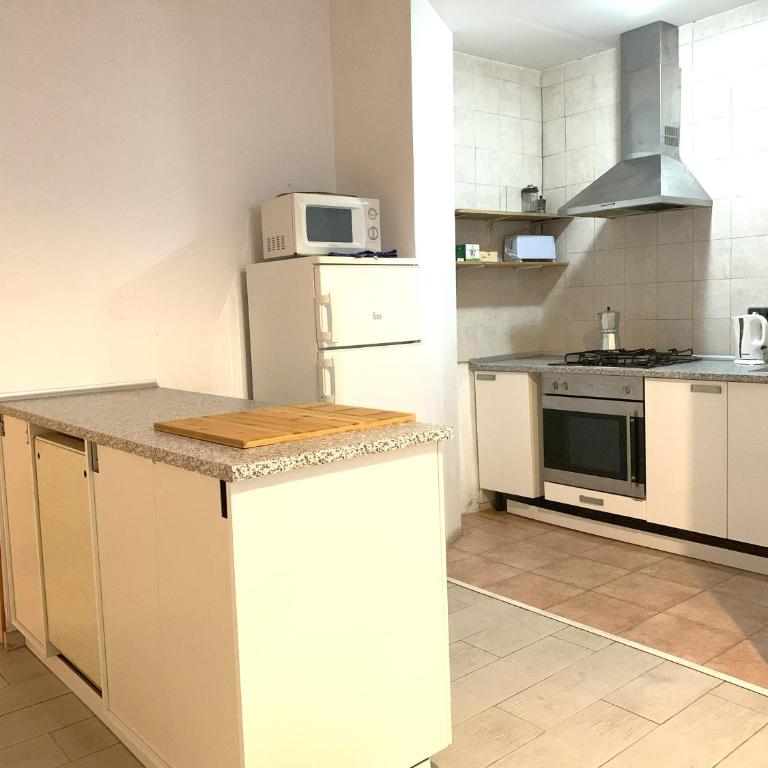 Parallel-Patio - Two-Bedroom Apartment - 4