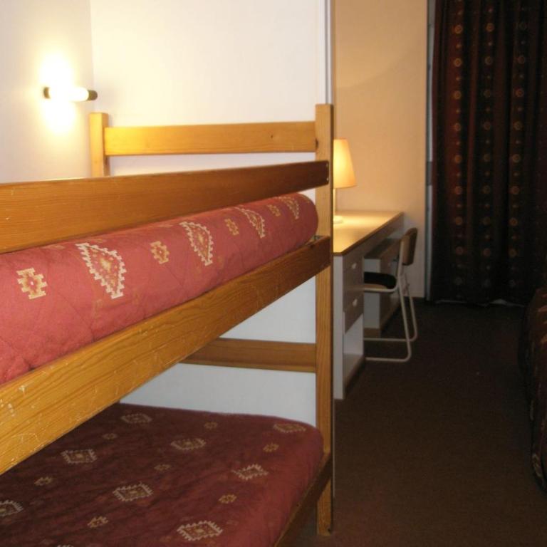 Hôtel Restaurant Pavillon Carina - Chambre Familiale (2 Adultes et 2 Enfants) - 2