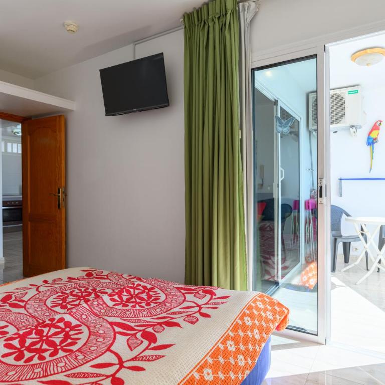 Sol y Playa - Two-Bedroom Apartment - 11