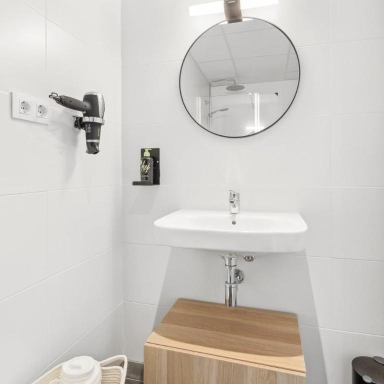 Limehome Valencia Calle de Cadiz - One-Bedroom Apartment with rooftop terrace - 17