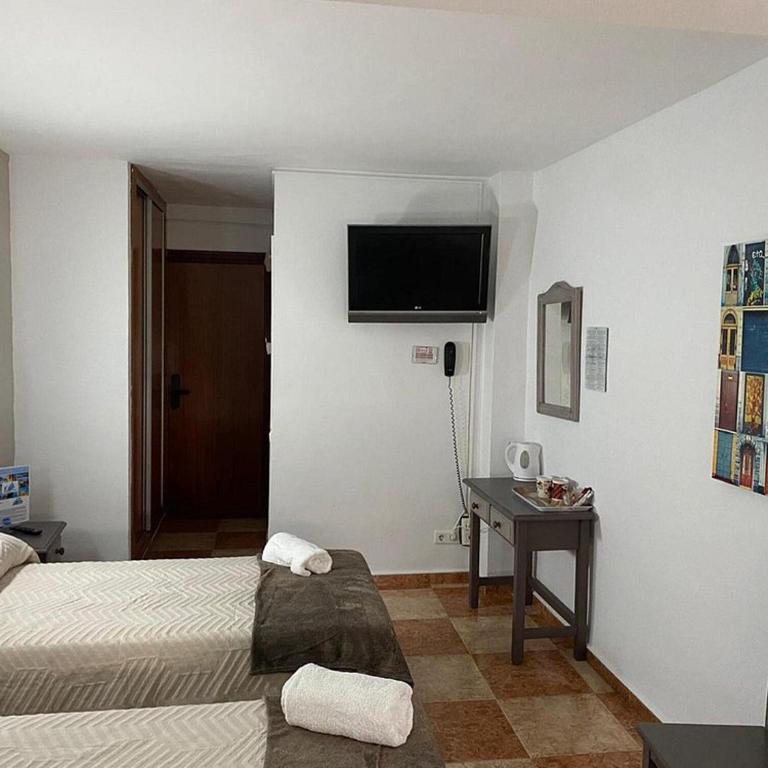 Hostal Virgen del Rocío II - Habitación Doble - 2 camas - 3