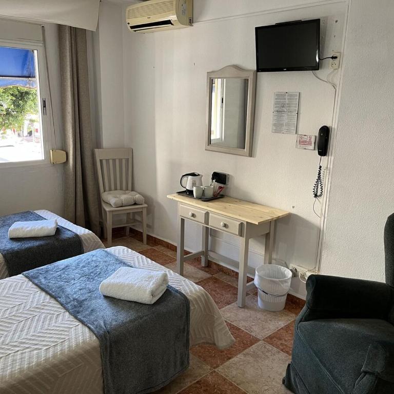 Hostal Virgen del Rocío II - Habitación Doble - 2 camas - 5