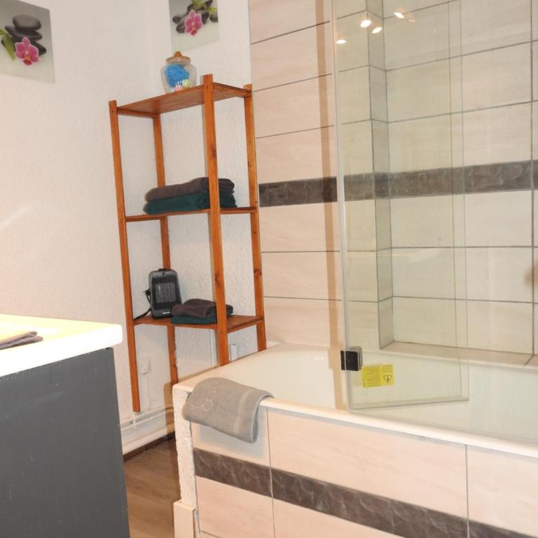 Entre mer et collines Appartement T2 - Apartment mit 1 Schlafzimmer - 13