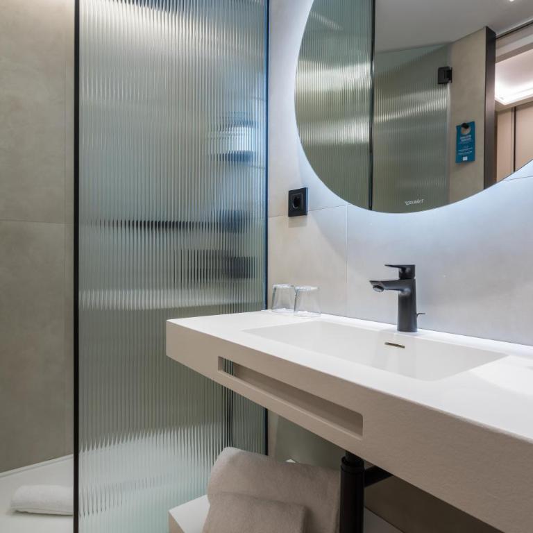 Royal Ramblas - Design Room with Ramblas view - 9
