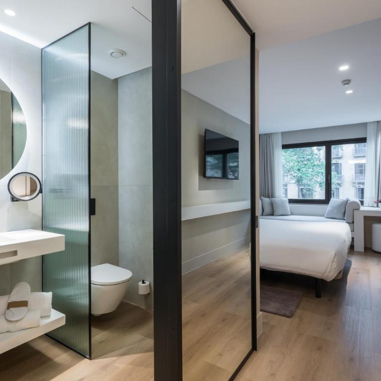 Royal Ramblas - Design Room with Ramblas view - 7