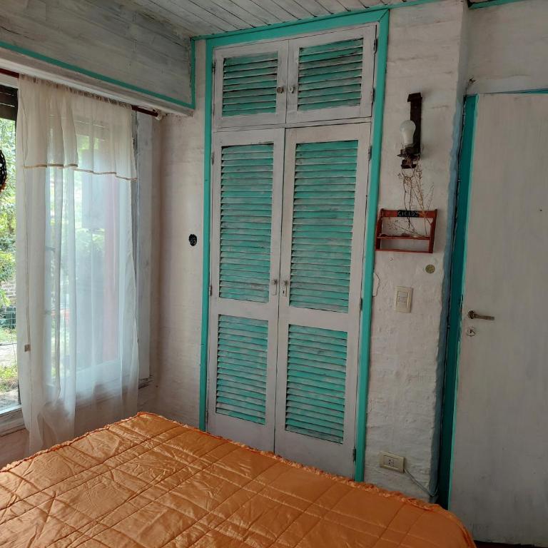 Habitación con cama matrimonial en hermoso Chalet golf - Habitación Doble con baño compartido - 5