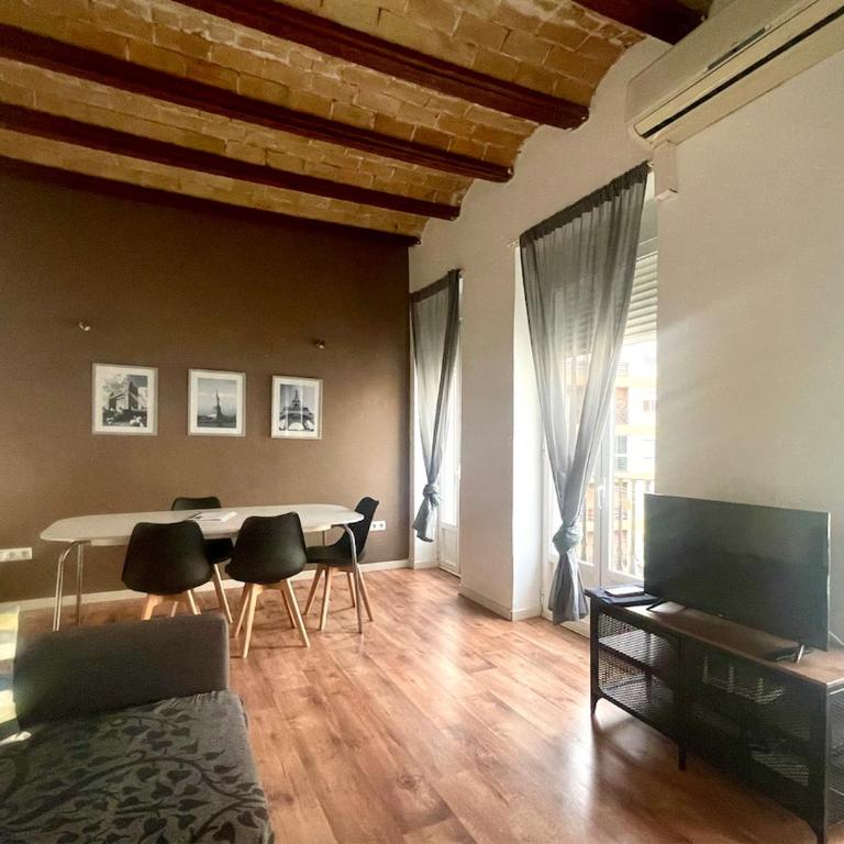 Calatrava - Apartment with Balcony - 36