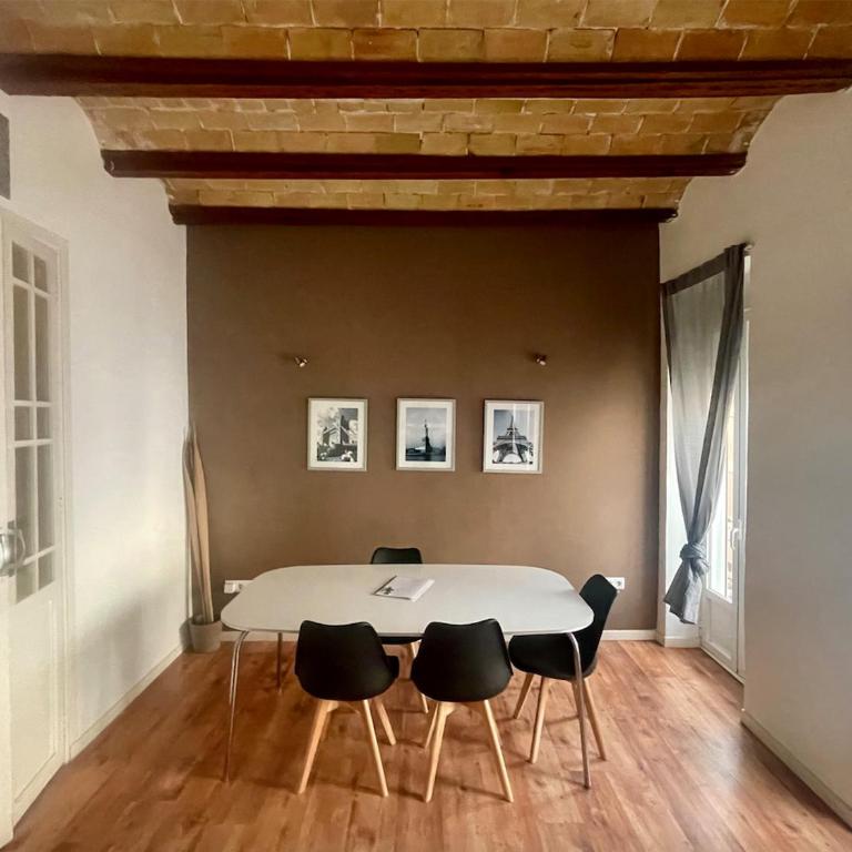 Calatrava - Apartment with Balcony - 38