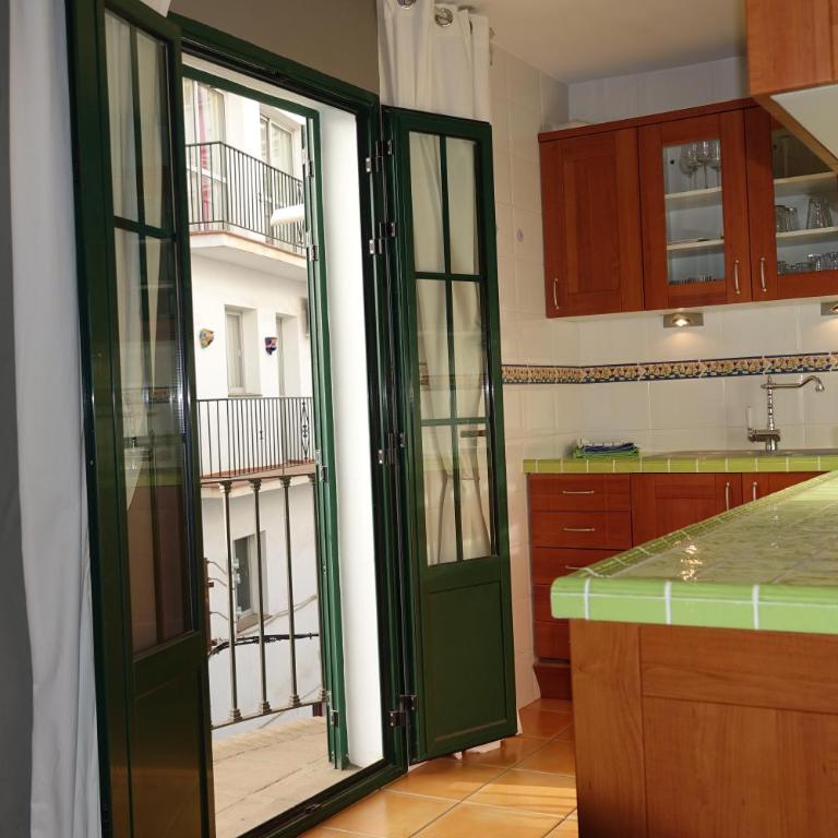 Competa Suites - Estudio Deluxe con cama grande - 5