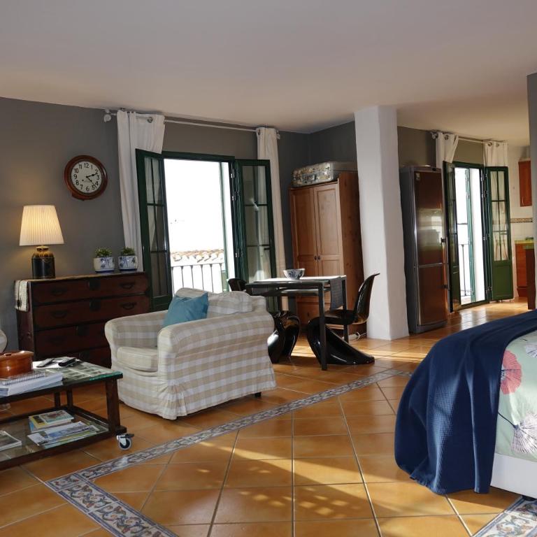 Competa Suites - Estudio Deluxe con cama grande - 1
