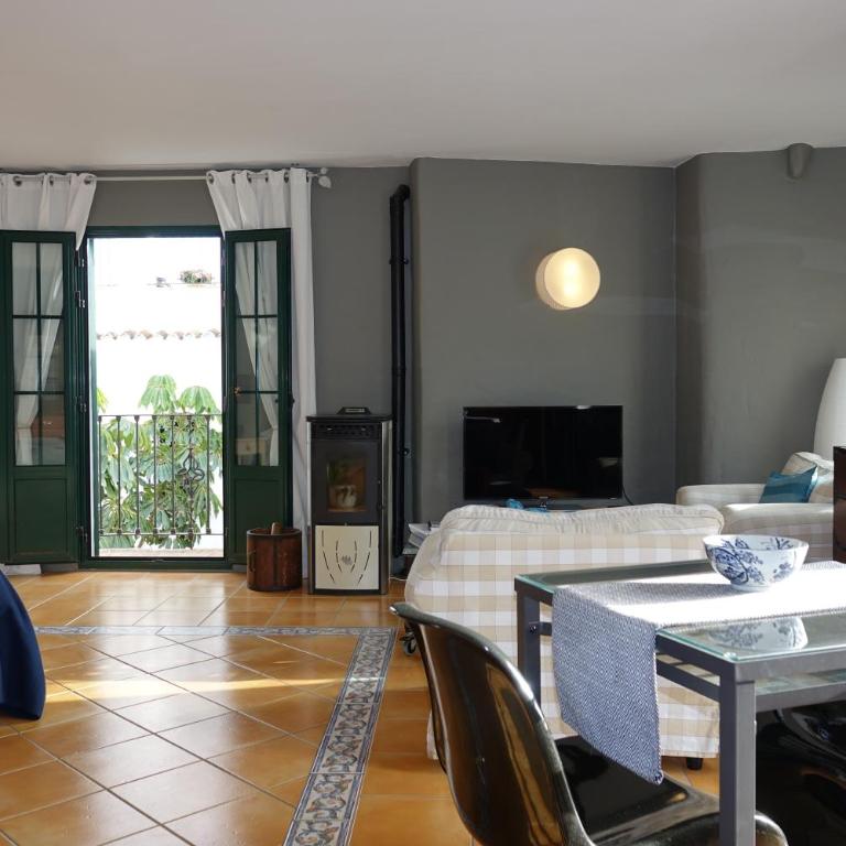 Competa Suites - Estudio Deluxe con cama grande - 9