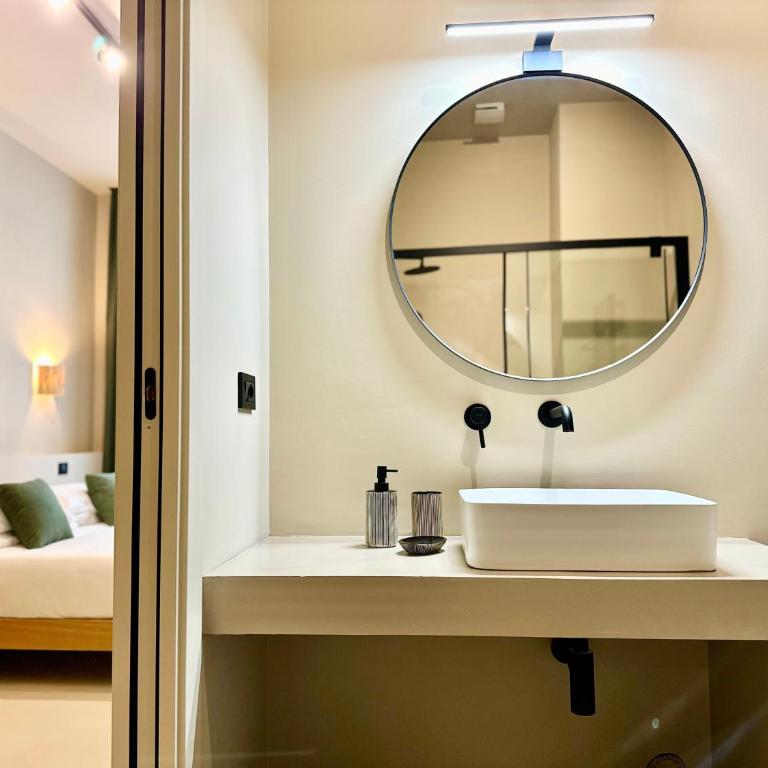 CARBONE XXI - Deluxe Double Room with Bath - 2