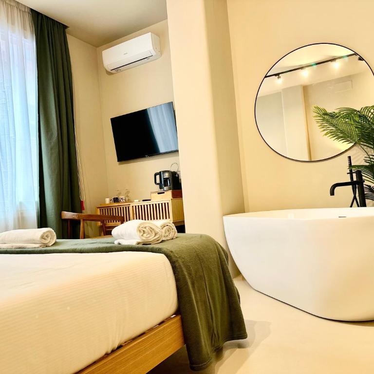 CARBONE XXI - Deluxe Double Room with Bath - 1