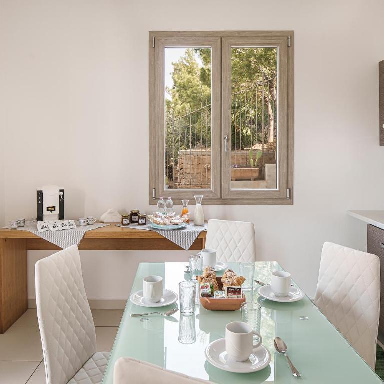 Capo Zafferano Apartments - Two-Bedroom Apartment with Balcony and Sea View - 4