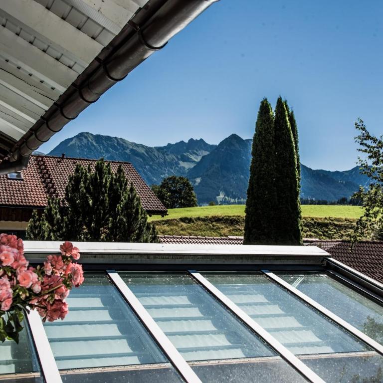 HAUS Susanne - TOP-Ferienwohnungen - SOMMER-Bergbahn inklusive - Two-Bedroom Apartment with Two Balconies - First Floor 3 - 16