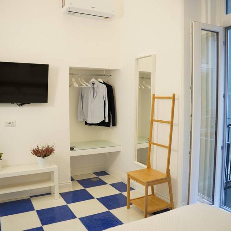 Maison Olivia, nuovo appartamento in zona Chiaia - Two-Bedroom Apartment - 46