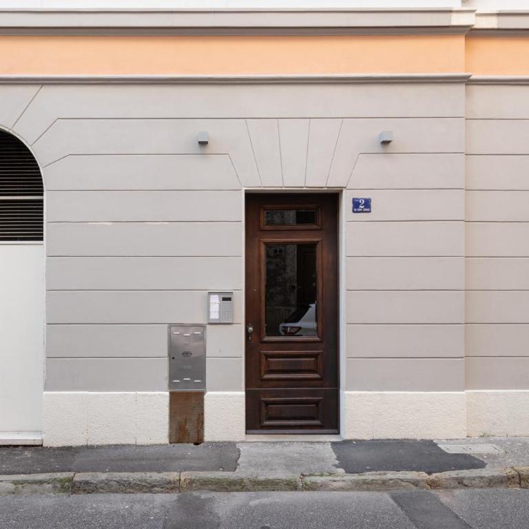 Blake, attico centrale con parcheggio a Trieste - Appartamento con 2 Camere da Letto - 24