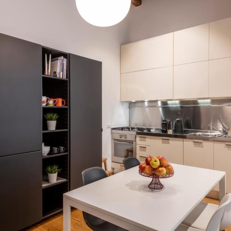 Comfort & Style in Como center with parking - One-Bedroom Apartment - 5