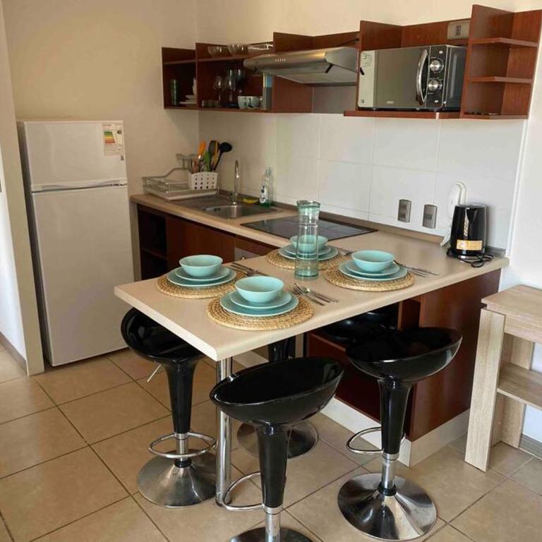 Hermoso departamento a pasos de la playa y casino - Two-Bedroom Apartment - 1