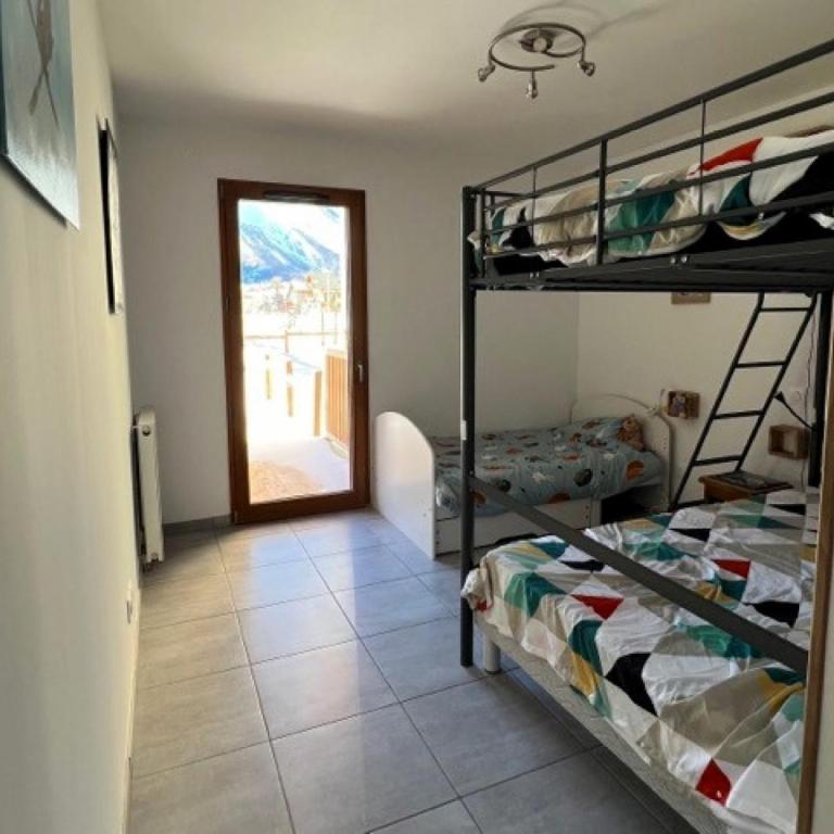 Charmant 3 pièces avec Wi-Fi et parking au Monêtier-les-Bains - FR-1-762-51 - Appartement - 6