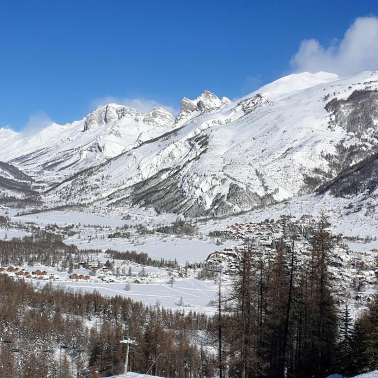Charmant 3 pièces avec Wi-Fi et parking au Monêtier-les-Bains - FR-1-762-51 - Appartement - 12