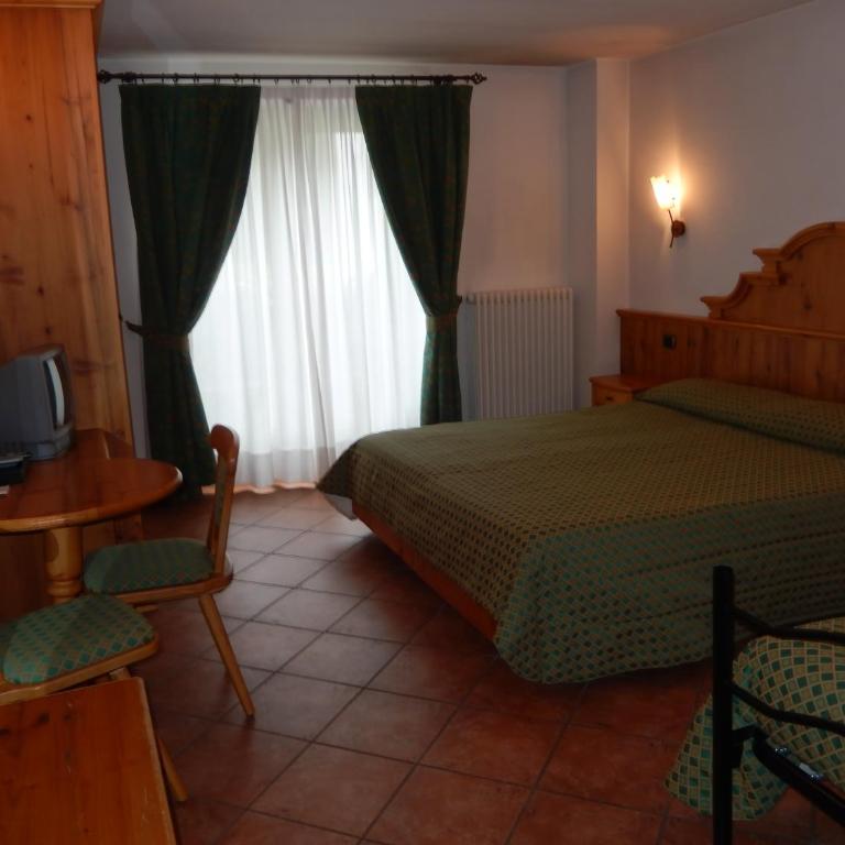 Albergo du Soleil - Standard Triple Room - 1