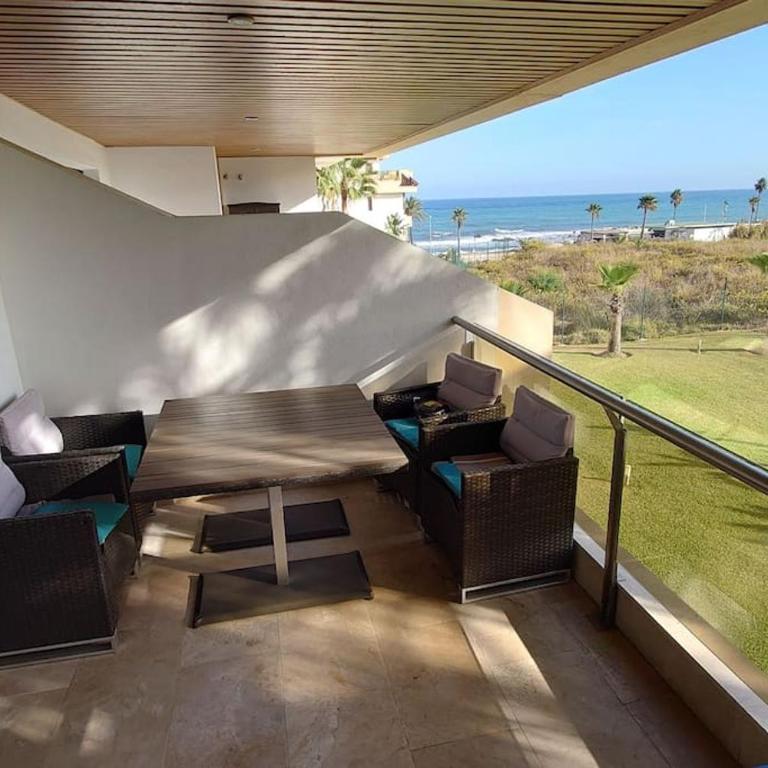 Puerto de la Duquesa, Beachfront Sea views 500m to Beach and Duquesa Marina - Apartamento de 2 dormitorios - 19