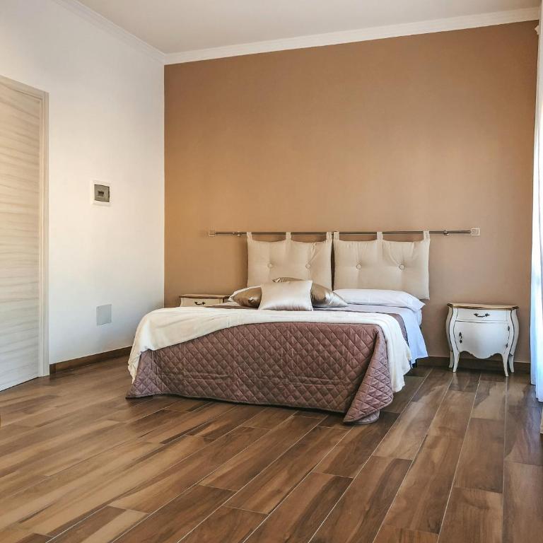 Alle Porte Del Barocco - Three-Bedroom Apartment - 10