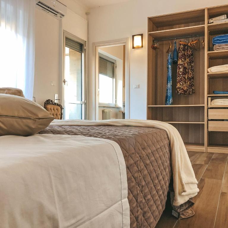 Alle Porte Del Barocco - Three-Bedroom Apartment - 11