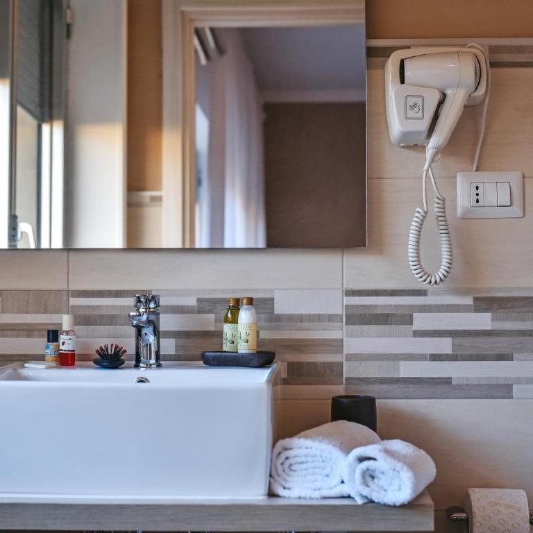 Alle Porte Del Barocco - Three-Bedroom Apartment - 17
