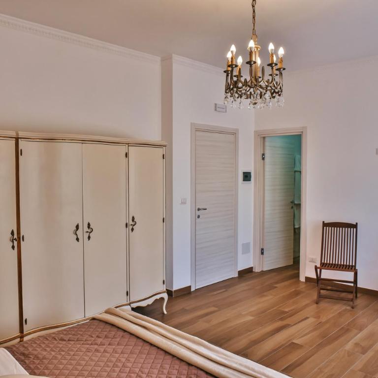 Alle Porte Del Barocco - Three-Bedroom Apartment - 20