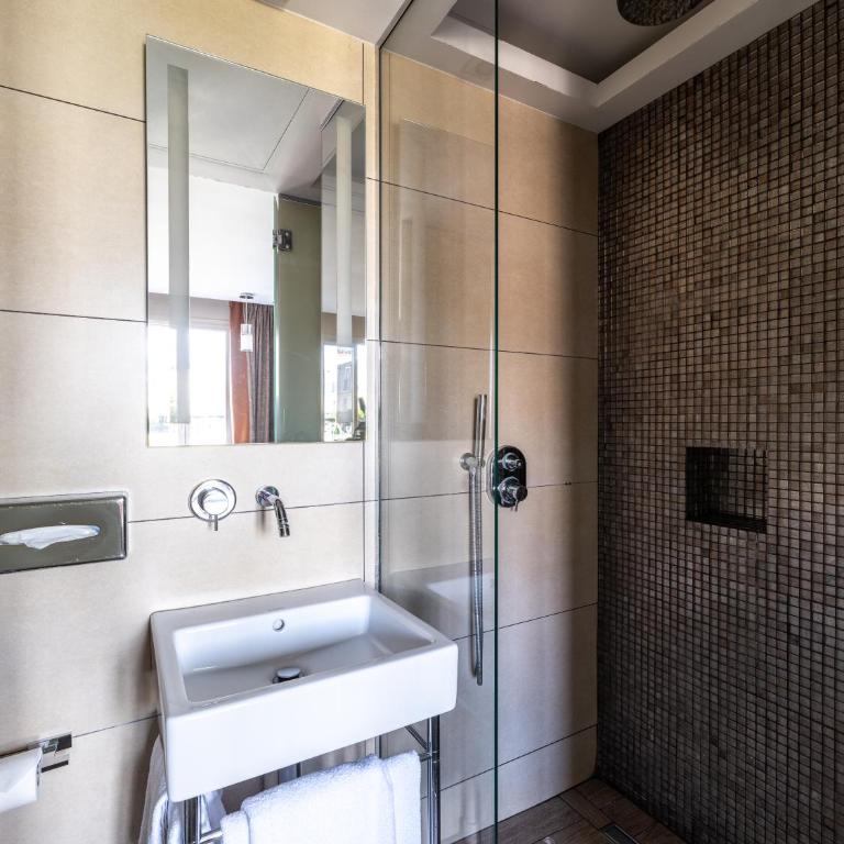 Hotel Minerve - Camera Design Executive - 5