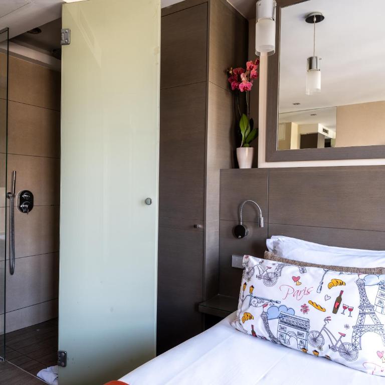 Hotel Minerve - Camera Design Executive - 15